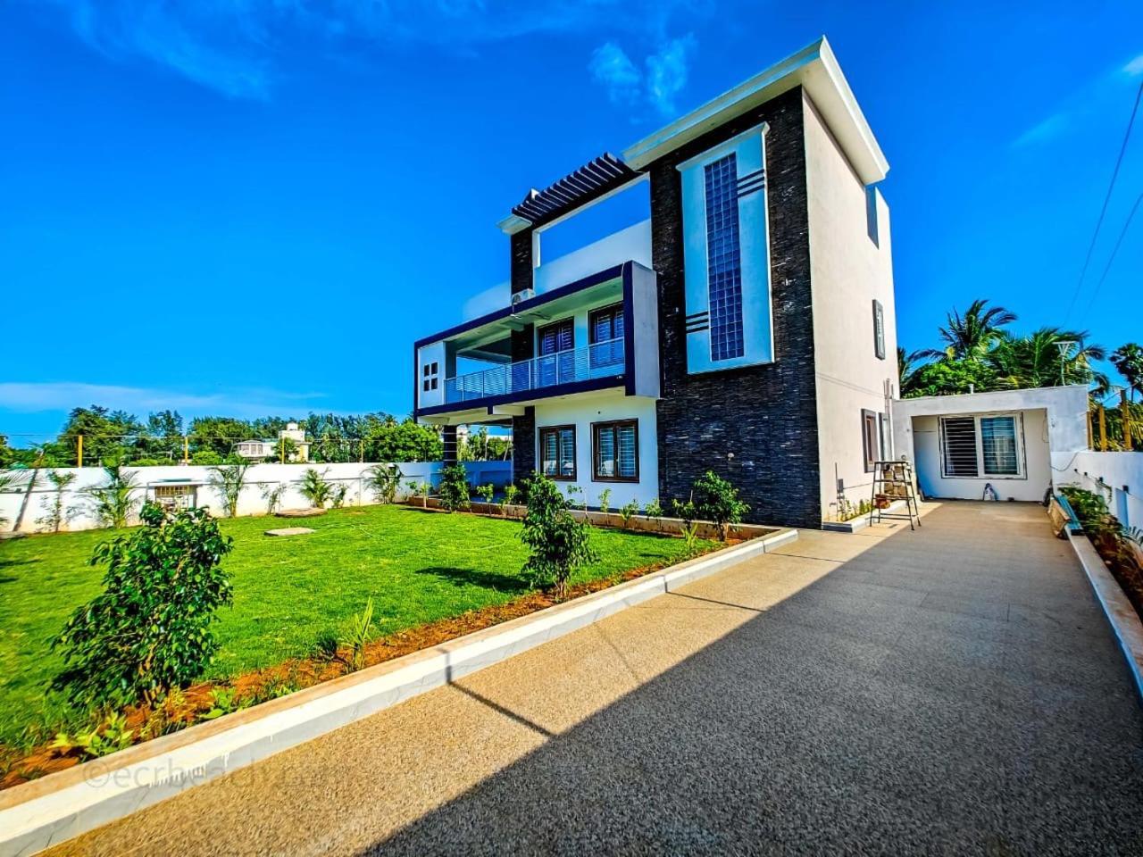 Rini Resort Chennai Exteriör bild